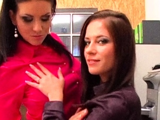 Babe in inviting stockings will get her vagina wrecked by dude