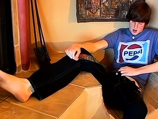 Man pleases himself with a worthy spin on his giant dick