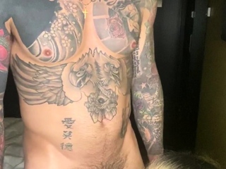 Amateur Milf Sucks a Huge Cock