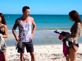 Bondage fisting blonde Excited youthfull vacationers Felicity F