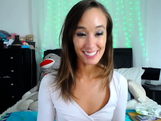 Attractive Amateur cute teen babe toying pussy