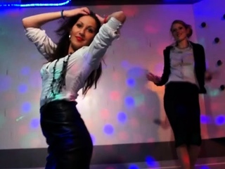 Favourable guys acquire juicy gratifying from horny darlings