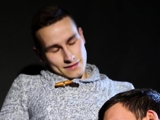 Teen relaxes with twi bi sexual boyfrends in trio