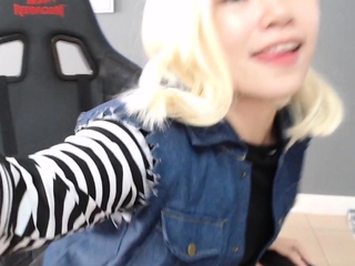 Amateur brunette ariana marie solo toying