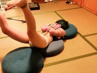 Chinese bondage – Stomped &amp strangled