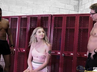 Petite domina gets oral following creampie