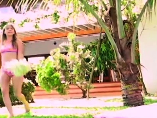 Tiny Bree Pussy Play