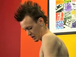 enjoyable straight muscle guys possessing gay sex initially time Chris