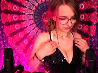 Fantastic Huge Boobs On Masturbating Redhead