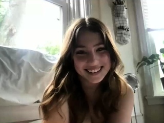 Webcam entertaining mature brunette with toys cum on cam