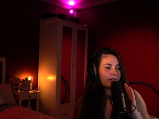 Amateur Russian Brunette on Webcam Additional webcamgirls