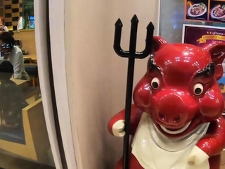 Amateur Thai teen sucks off boyfriend