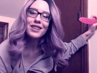 Cute amateur webcam teen girl toying pussy on webcam