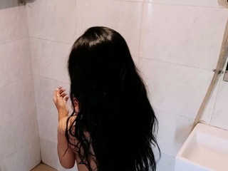 Indian Girl Filmed Naked Whilst Getting Shower