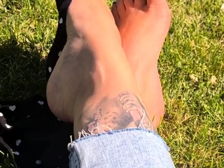 Linsey Dawn solo foot fetish
