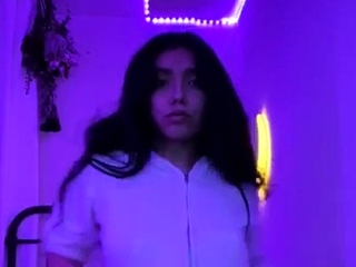 Amateur Webcam Babes Going Solo