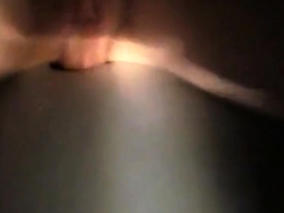 Esposa glory hole levando gozada sem camisinha na Inner Club