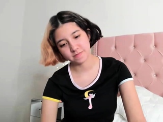 Brunette Solo Webcam Masturbation