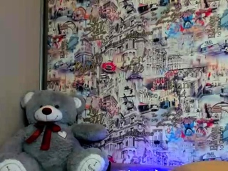 Ideal blond producing solo masturbation