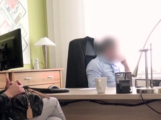 Meat of stud enters sensational lady ‘s cunt