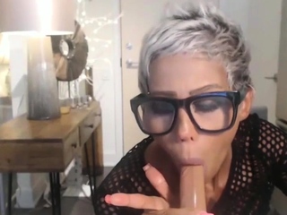 Persian MILF Desires You to Watch Although Masturbating