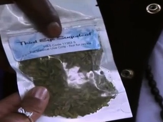 Romantic girlie ‘s cunny filled with dangler