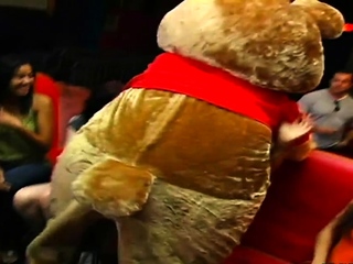 Fortunate babe gets to suck stripper’s dick for the duration of celebration