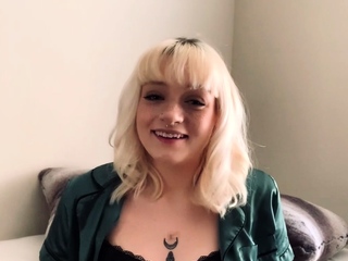 Amateur blonde girlfriend toyed and facialized