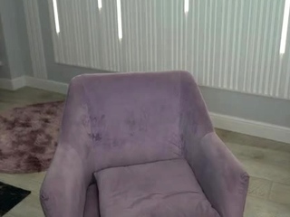 Little tit brunette amateur tugs on a major willie