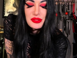 MILF amateur handjob blonde on knees getting bukkake