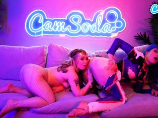 Camsoda   Cosplay teen eats pussy