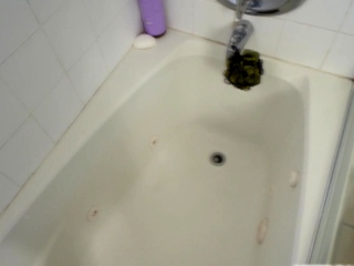 Dee Williams deepthroat stepgrandsons cock although in the tub