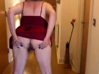 Massive boob brunette masturbates on webcam