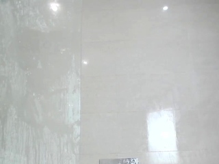 Thick UK Babe Bathing