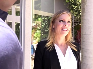 Britney Amber Mature Realtor Cheats With Ebony Football