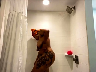 Hot Black Maid Does Some Webcam Black and Ebony