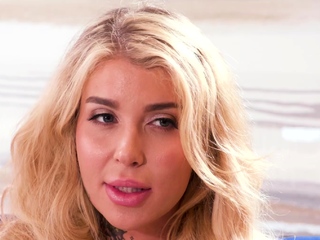 Trans swinger Gracie Jane enjoys huge cock