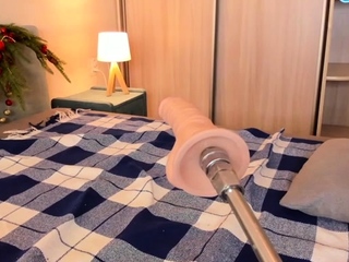 Extremely hot amateur thai teen girl toying her pussy on cam