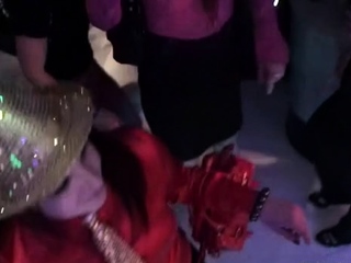 Gals are sharing their luscious zeppelins for the duration of celebration