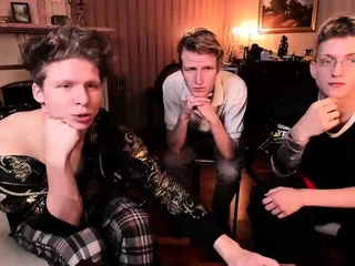 Amateur twinks getting sex on tree logs