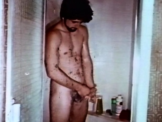 Muscly amateurs group intercourse