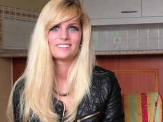 Prurient blonde perfection will get arduous core remedy