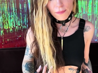 Masturbating loving babe solo toy performs with enthusiasm