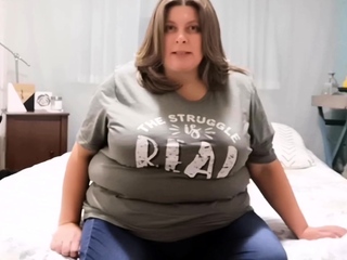 Novice MILF Flaunting Massive Boobs On Cam