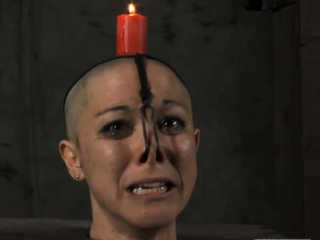 Scorching-tempered brunette girlie is getting her cunny fingering