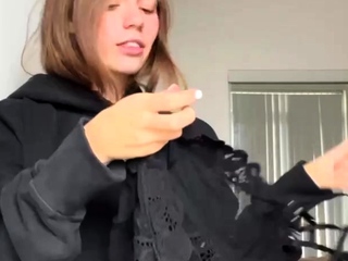 Newbie webcam babe displaying her sexual items