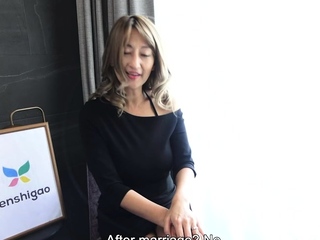 Rena Fukiishi is a married woman. She contacts us to have