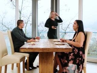 Hospitable cunt of the married MILF willingly meets dick