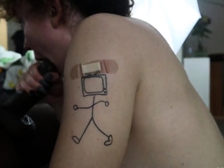 topless white woman sucking on huge black cock (16 extra minutes o