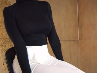 Attractive blonde MILF Jessa Rhodes striptease